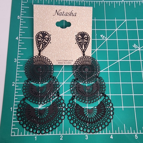Natasha black drop earrings - Picture 7 of 7